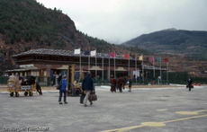 Bhutan-Flughafengebäude-Paro.jpg